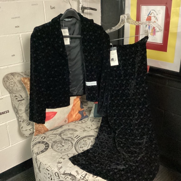 LAURA. ASHLEY SKIRT. / BLAZER SET Flocking Velvet SZ 6 NWT - Picture 1 of 13